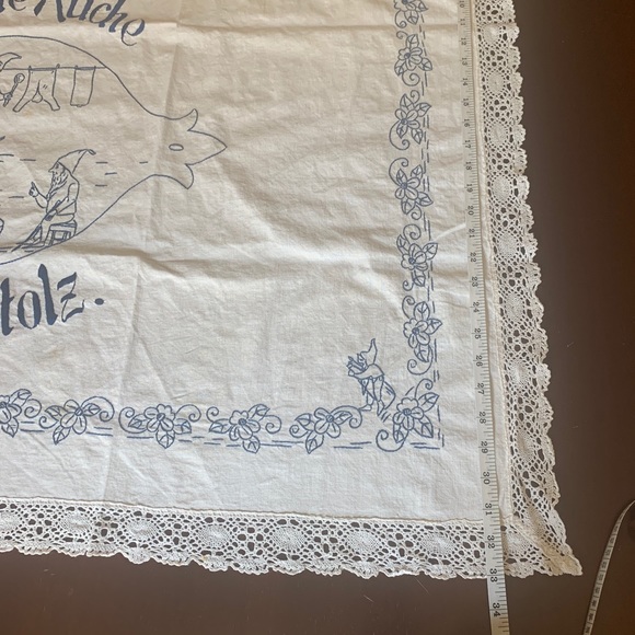 Vintage German Embroidered Lace Tablecloth - Picture 13 of 15